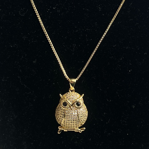🩷- Gold Owl Pendant Necklace - Picture 2 of 2